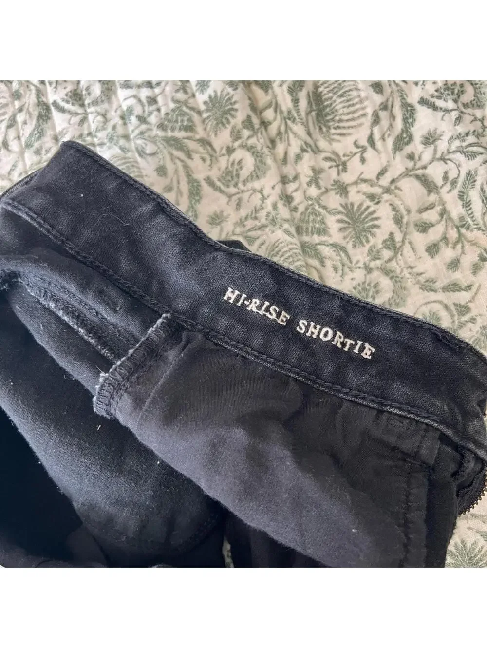 High Rise Shortie - Picture 2 of 4